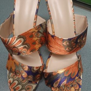 Double band peacock feather print stiletto heels new in box size 9 women